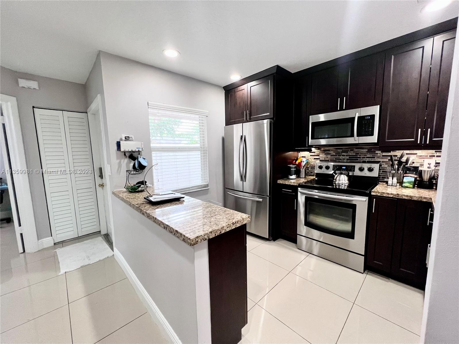 SUNRISE MANOR WEST - Residential Lease