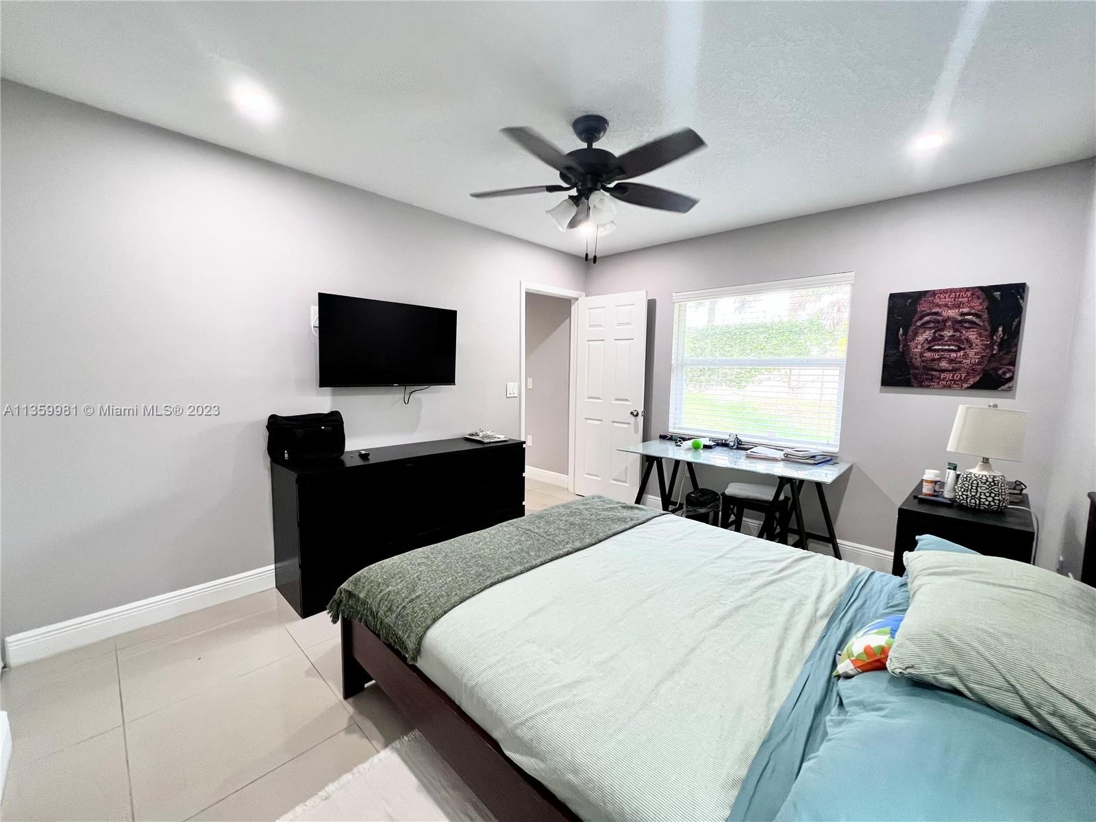 SUNRISE MANOR WEST - Residential Lease