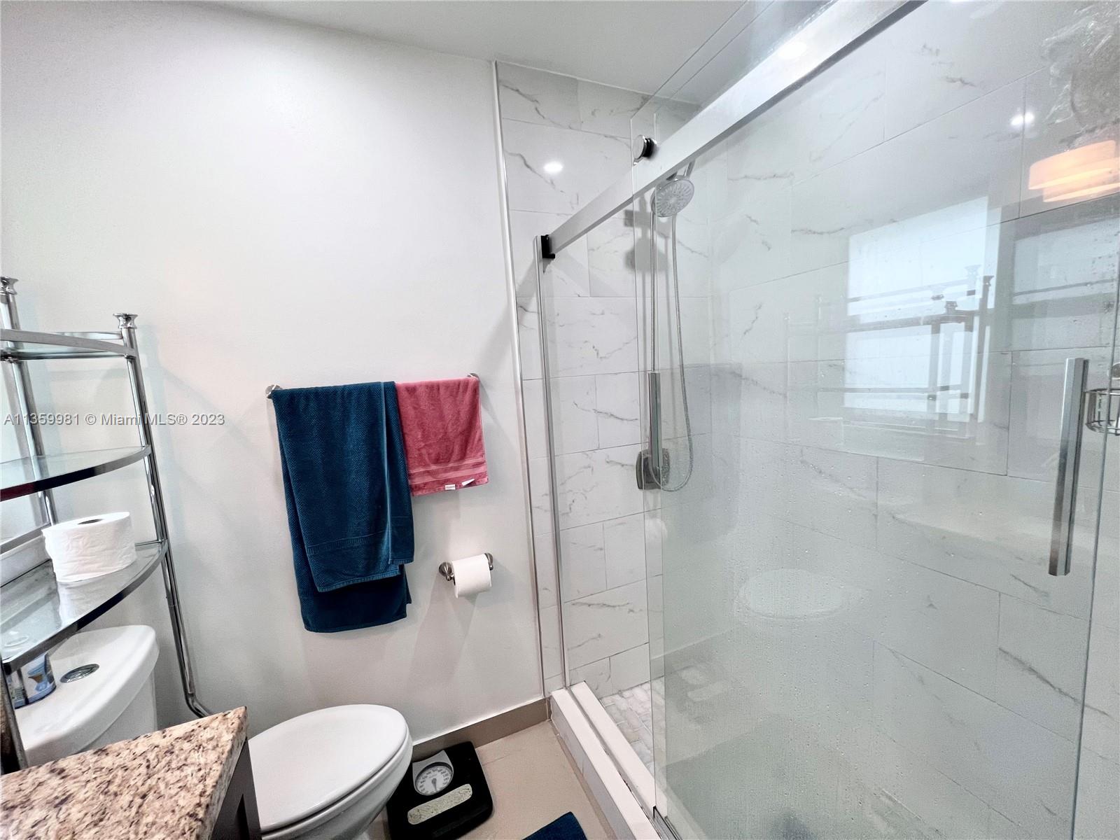 SUNRISE MANOR WEST - Residential Lease