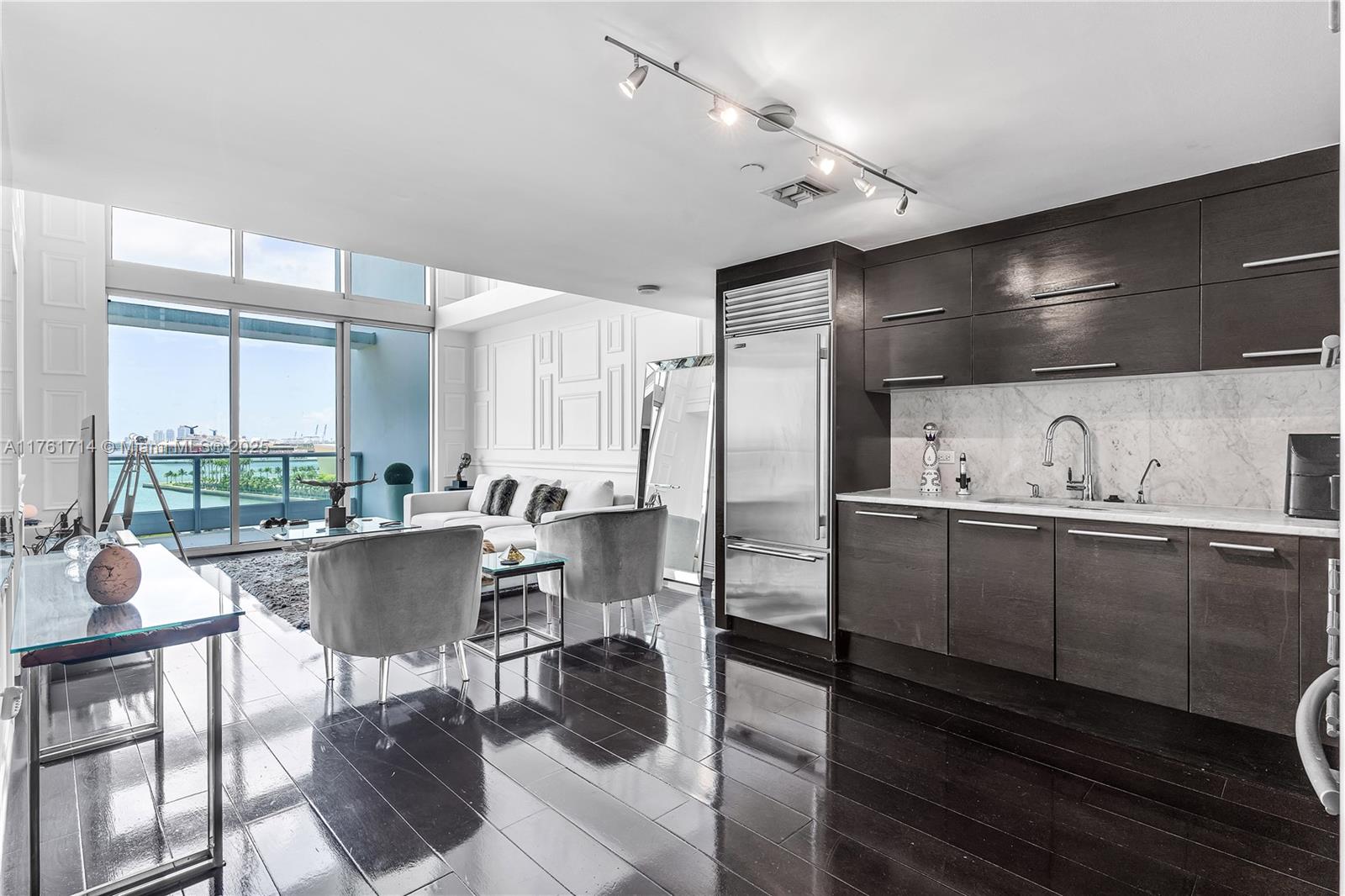 900 BISCAYNE BAY CONDO - Residential Lease