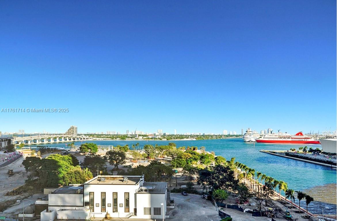 900 BISCAYNE BAY CONDO - Residential Lease