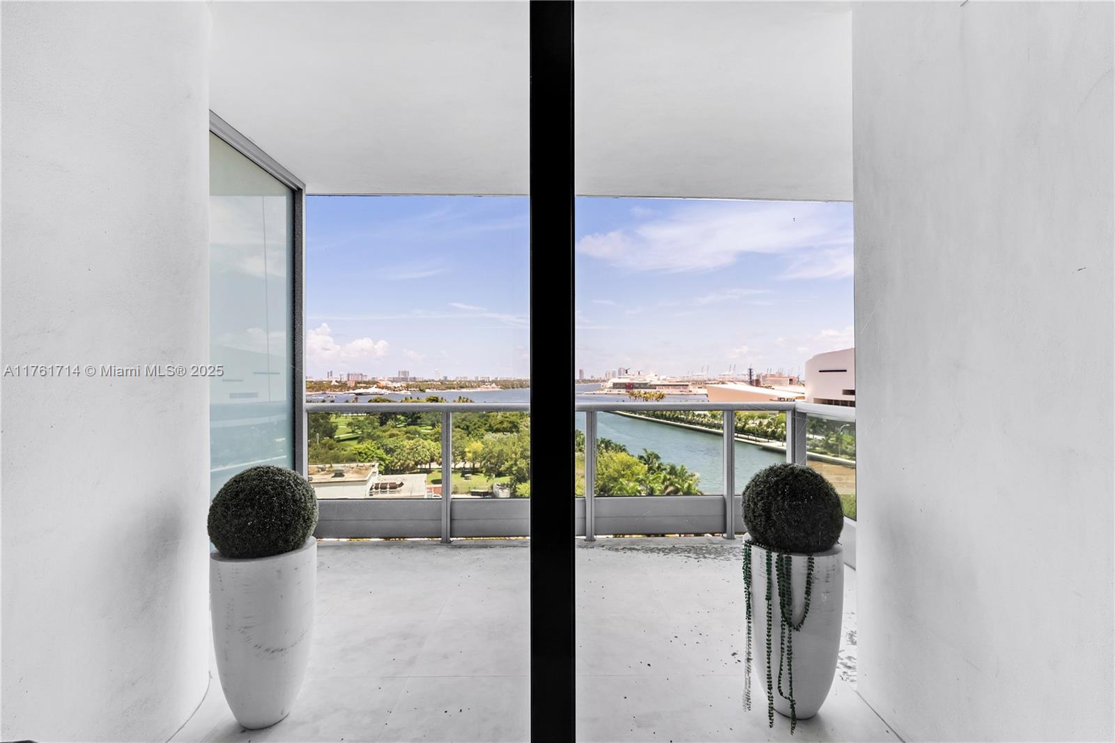 900 BISCAYNE BAY CONDO - Residential Lease