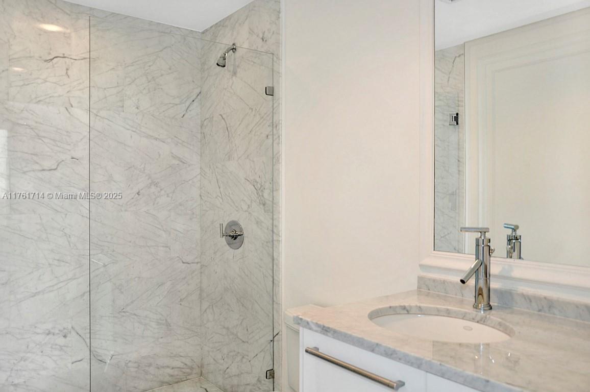 900 BISCAYNE BAY CONDO - Residential Lease