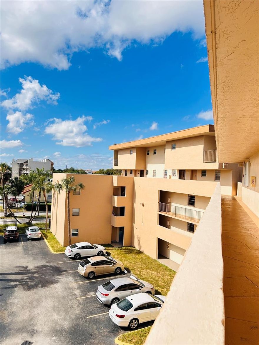 Discover this exceptional two-story corner unit in an unbeatable location! This spacious 1-bedroom, 1.5-bathroom home features stunning updates and breathtaking lake views. Enjoy a beautiful balcony, brand-new flooring, and a modern open kitchen with granite countertops. The large rooms are filled with natural light, and the living room boasts soaring double-height ceilings, creating a warm and inviting atmosphere. The community offers fantastic amenities, including a tennis court, swimming pool, gym, and much more. Plus, its proximity to major expressways makes accessing all that Miami has to offer a breeze. Don't miss out on this unique opportunity.