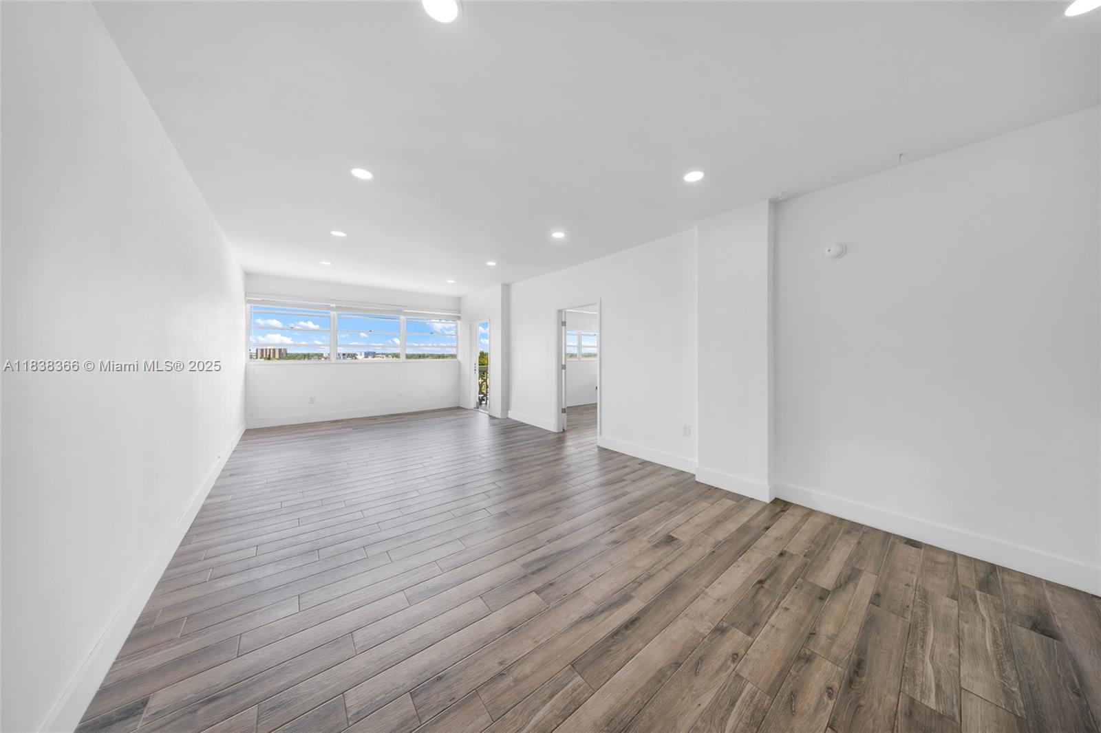 13155 Ixora Ct 1105, North Miami, FL, 33181/$345,000 3 13155 Ixora Ct 1105