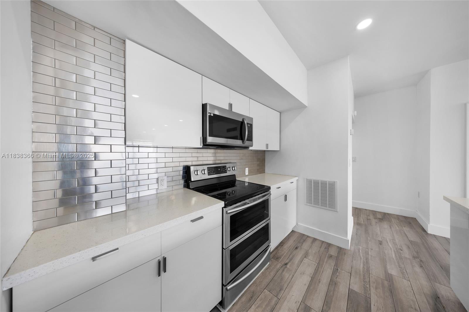 13155 Ixora Ct 1105, North Miami, FL, 33181/$345,000 2 13155 Ixora Ct 1105