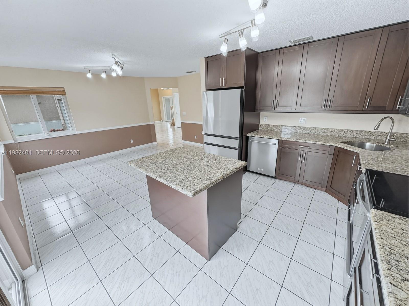 ROCK CREEK - REFLECTIONS - Residential