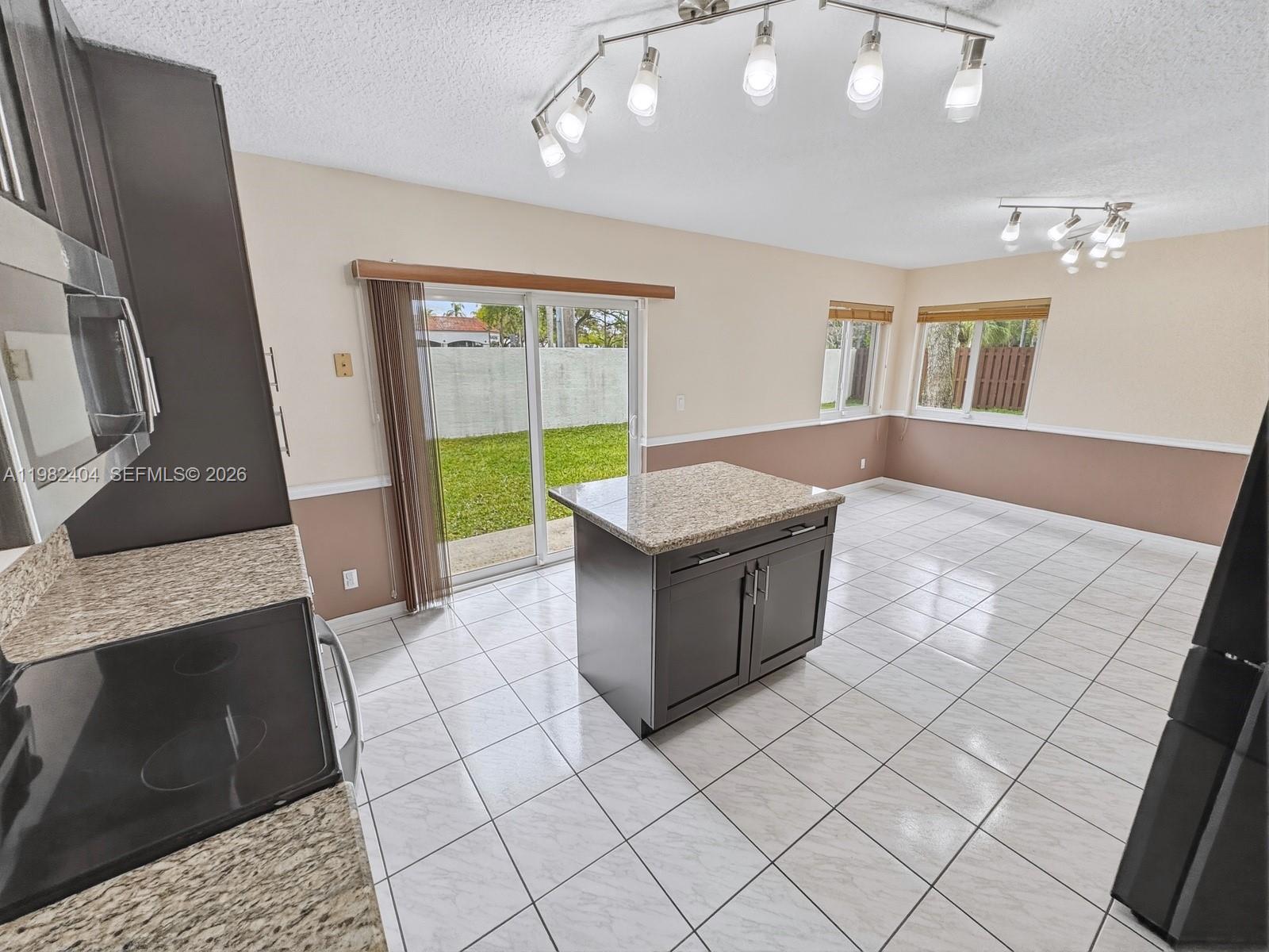 ROCK CREEK - REFLECTIONS - Residential