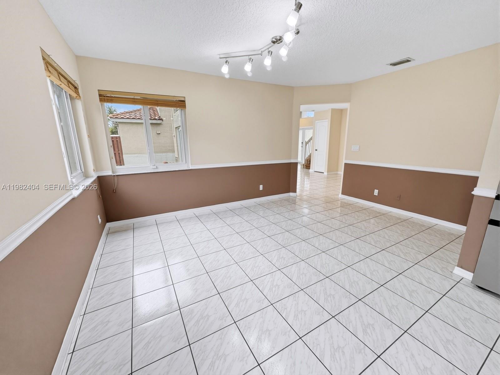 ROCK CREEK - REFLECTIONS - Residential