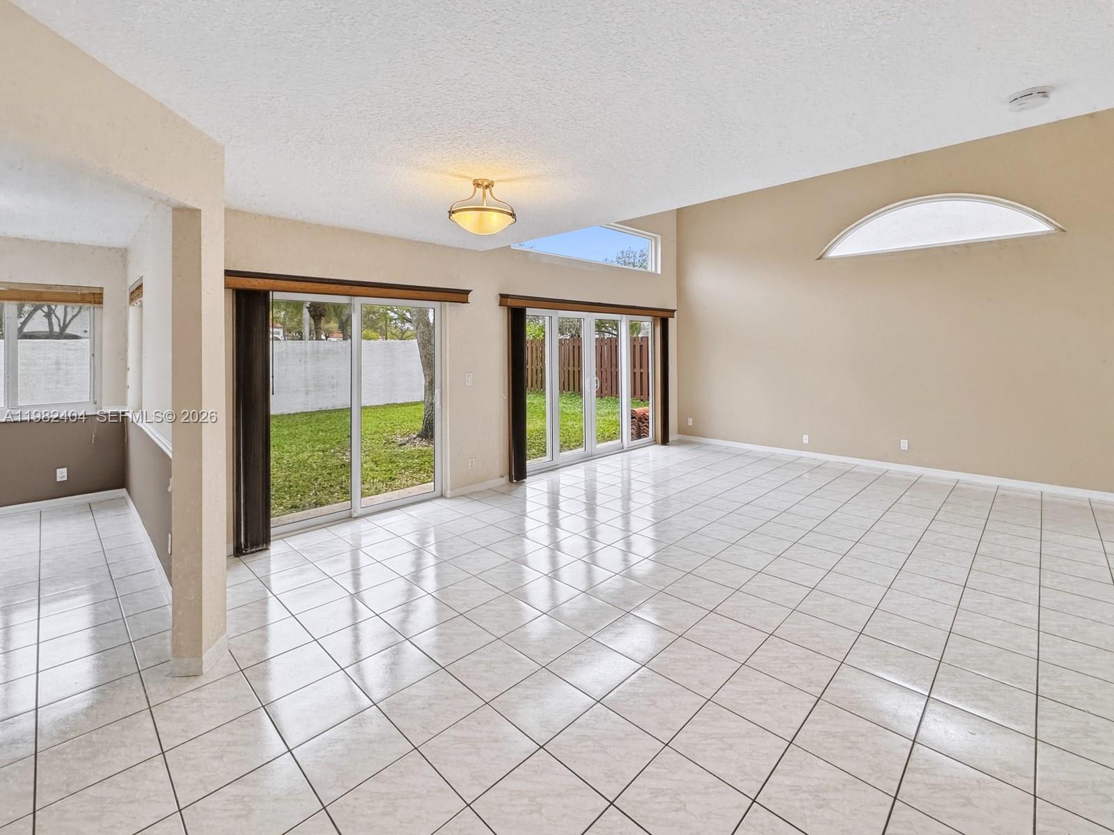 ROCK CREEK - REFLECTIONS - Residential