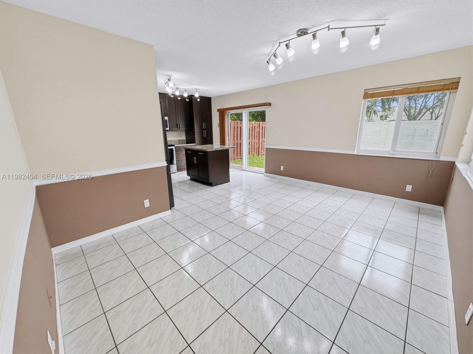 ROCK CREEK - REFLECTIONS - Residential