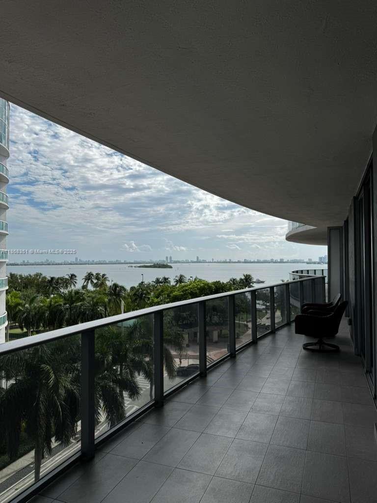 ARIA ON THE BAY CONDO - Residential