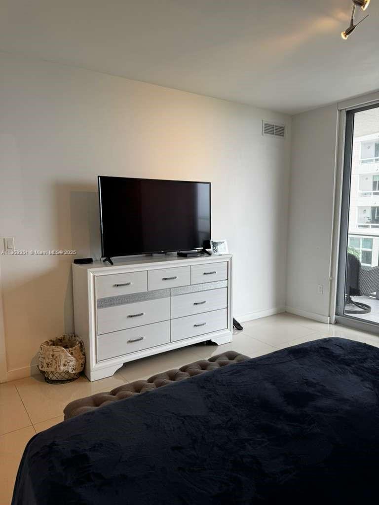 ARIA ON THE BAY CONDO - Residential