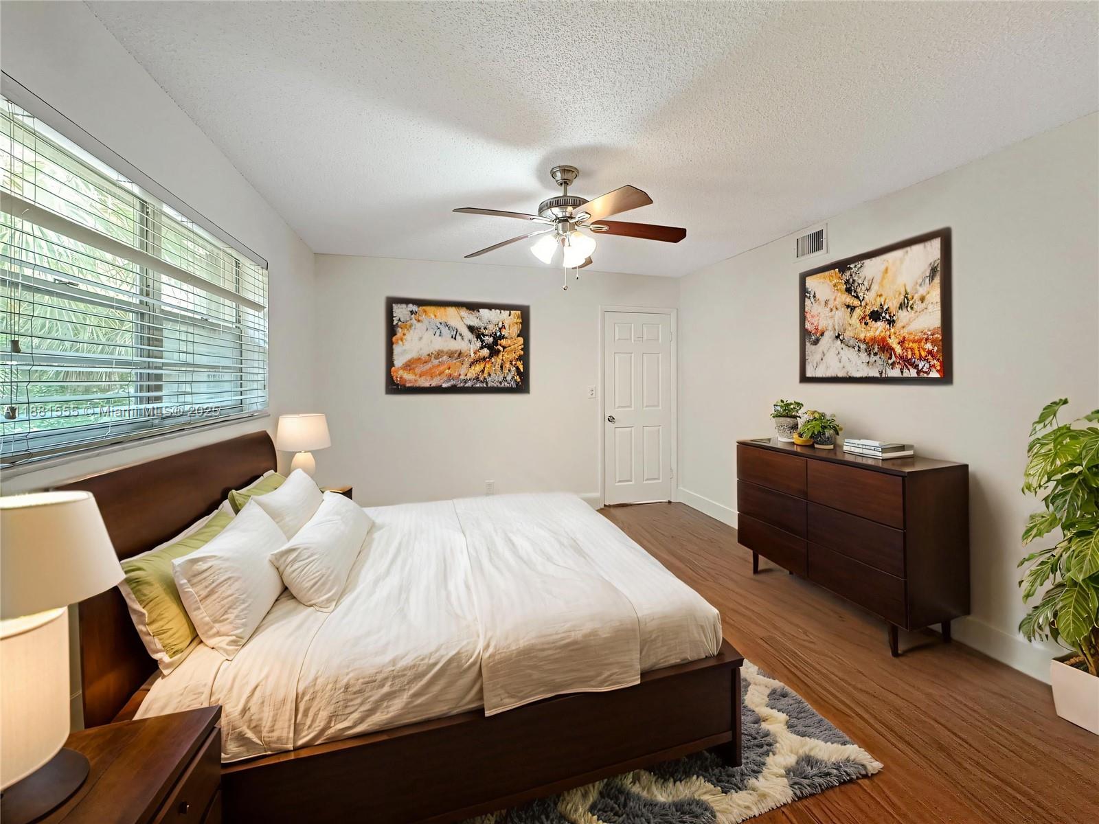 CASA BELLA CONDO APTS - Residential Lease