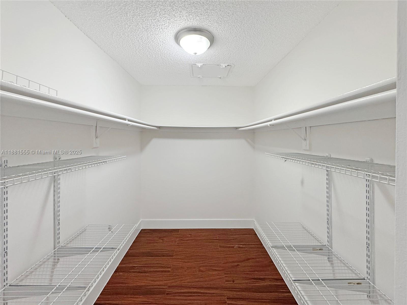 CASA BELLA CONDO APTS - Residential Lease