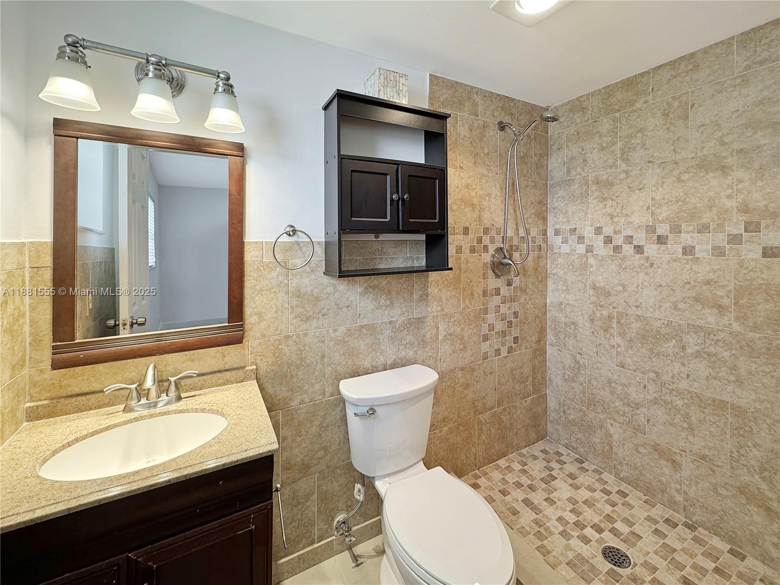 CASA BELLA CONDO APTS - Residential Lease