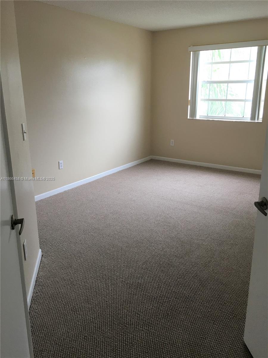 KEYS GATE CONDO NO SIX - Residential