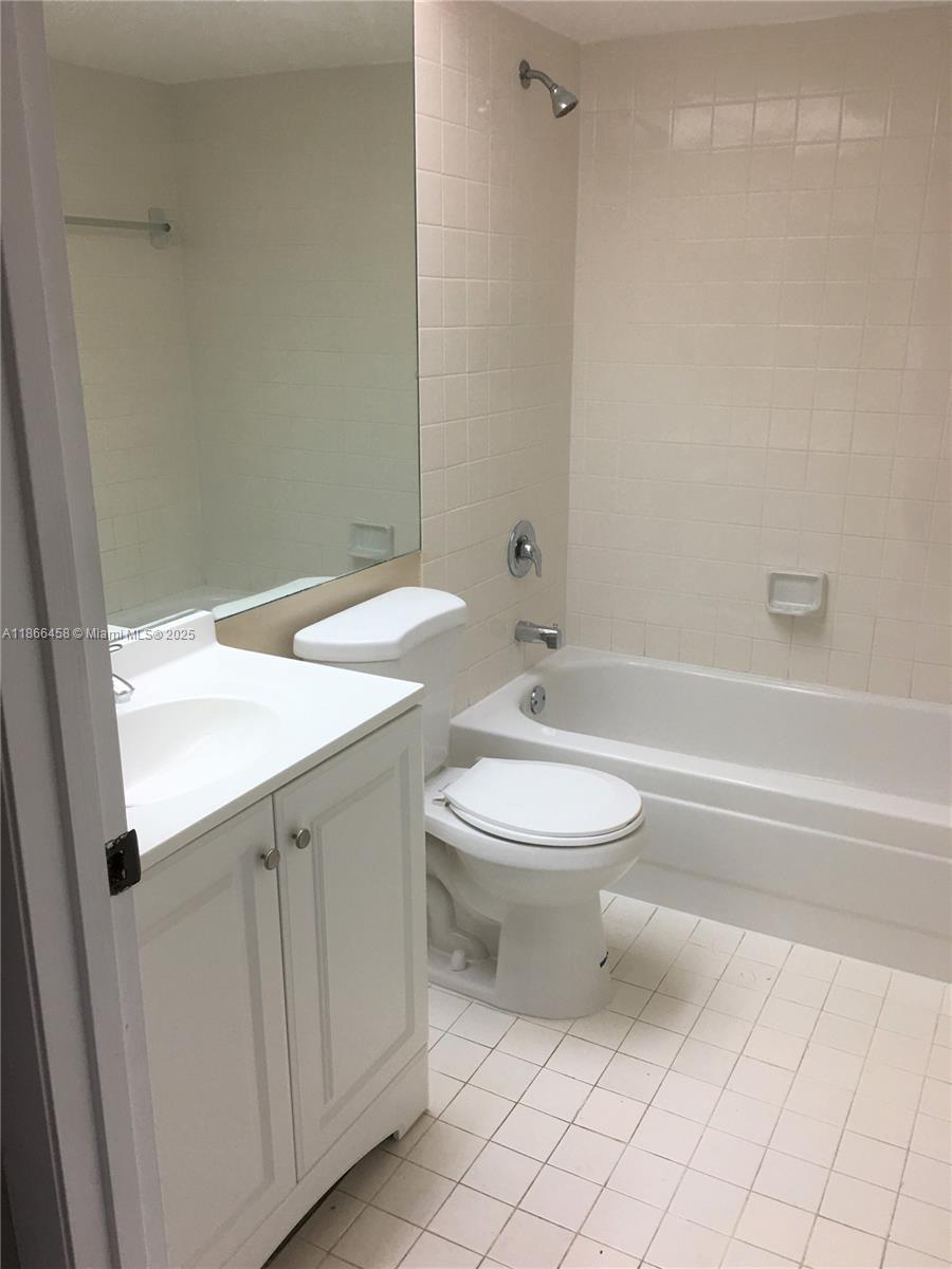 KEYS GATE CONDO NO SIX - Residential