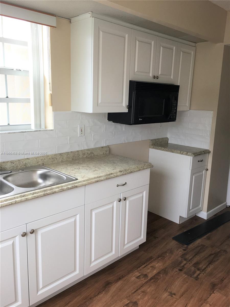 KEYS GATE CONDO NO SIX - Residential