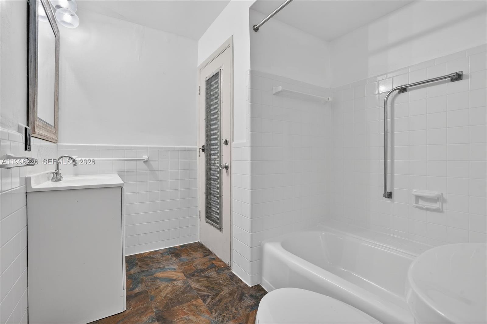 BAL-BRIDGE NORTH CONDO - Residential Lease