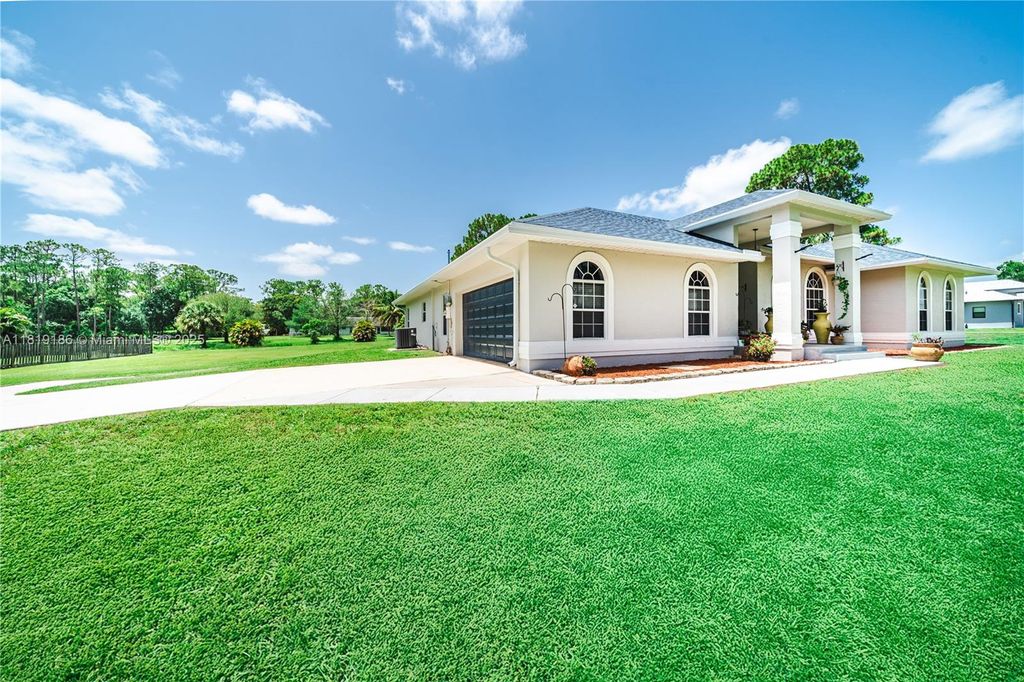 Photo of 17888 N 68th St N, Loxahatchee, FL 33470 (MLS # A11819186)