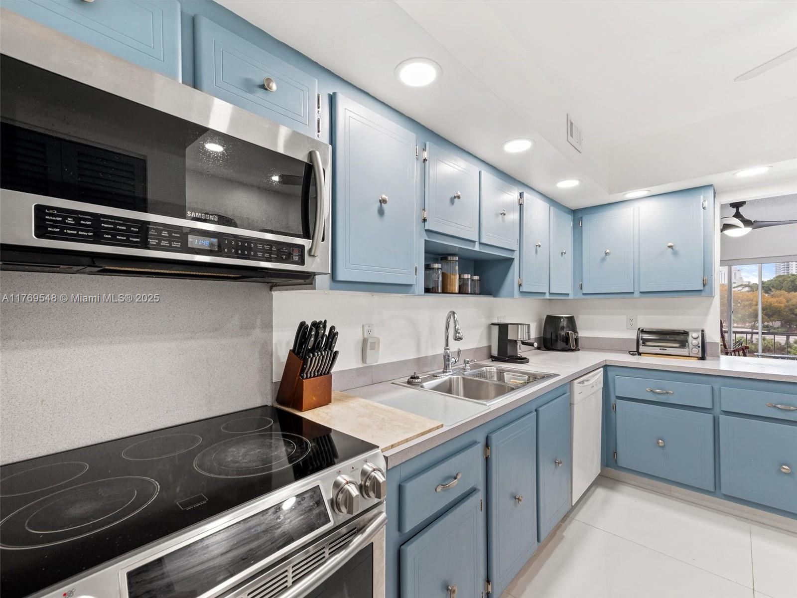 FAIRWAYS RIVIERA CONDO - Residential