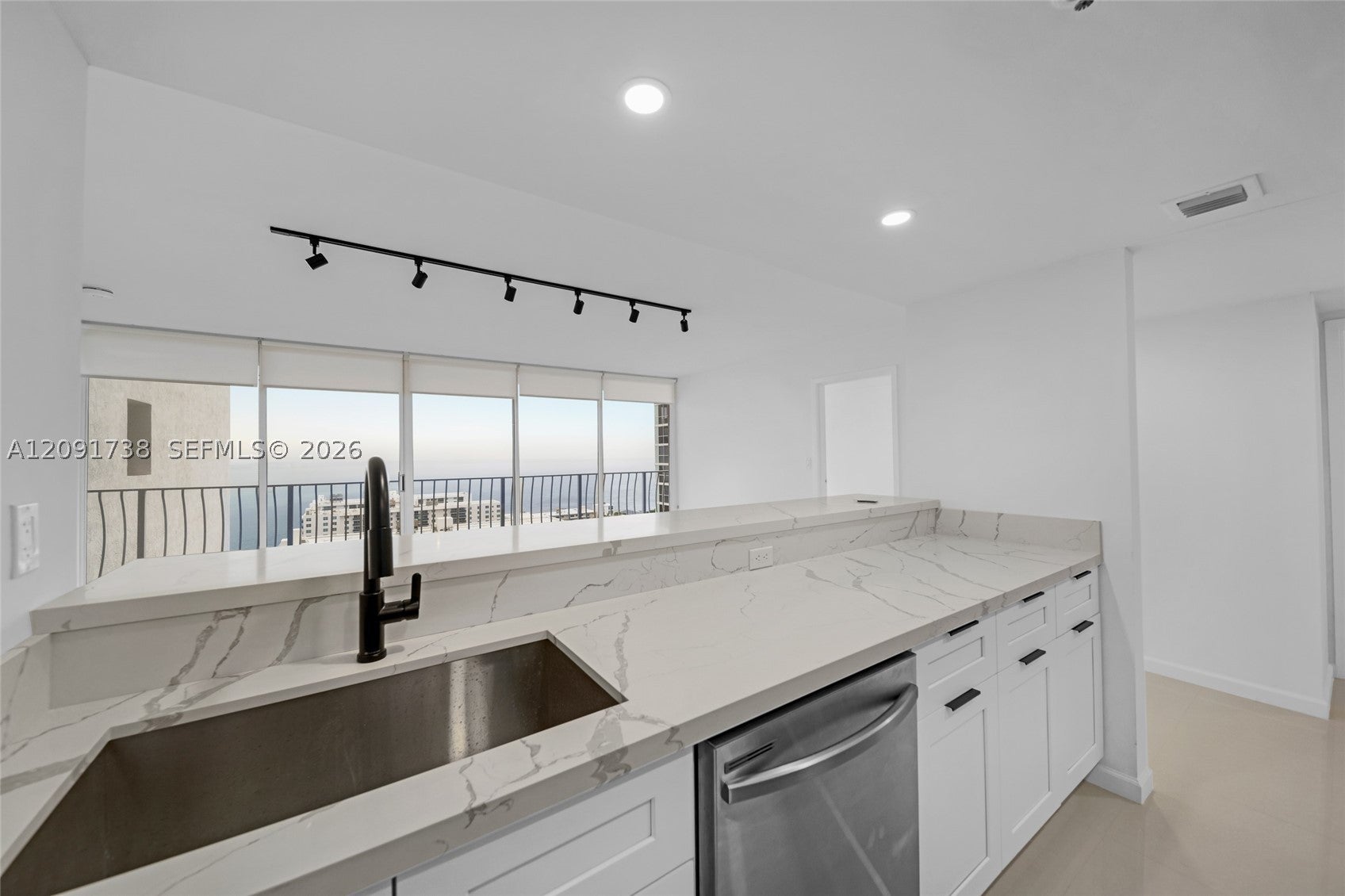 7601 E Treasure Dr 2321
