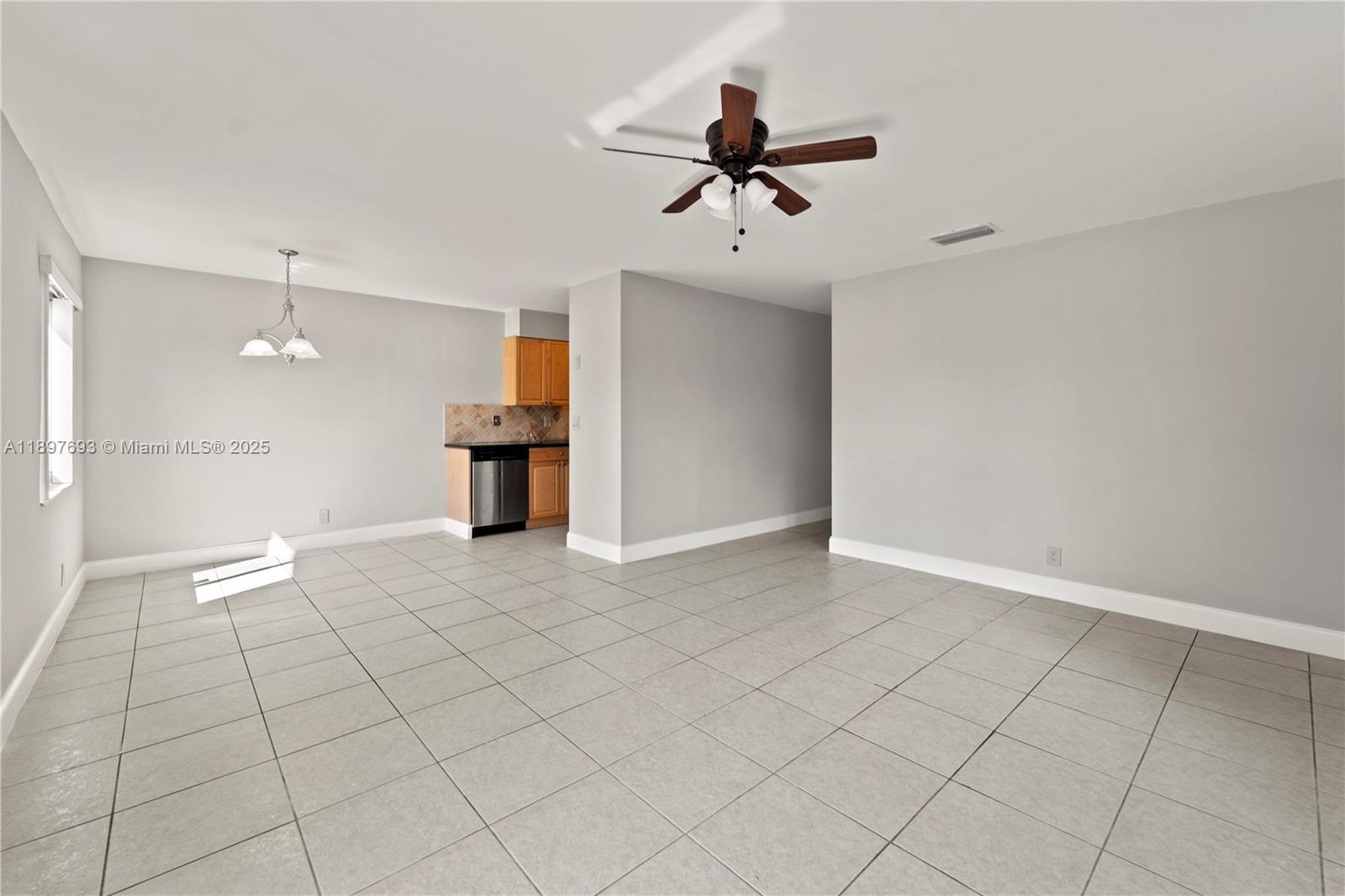 ISLAND VIEW - Residential Lease