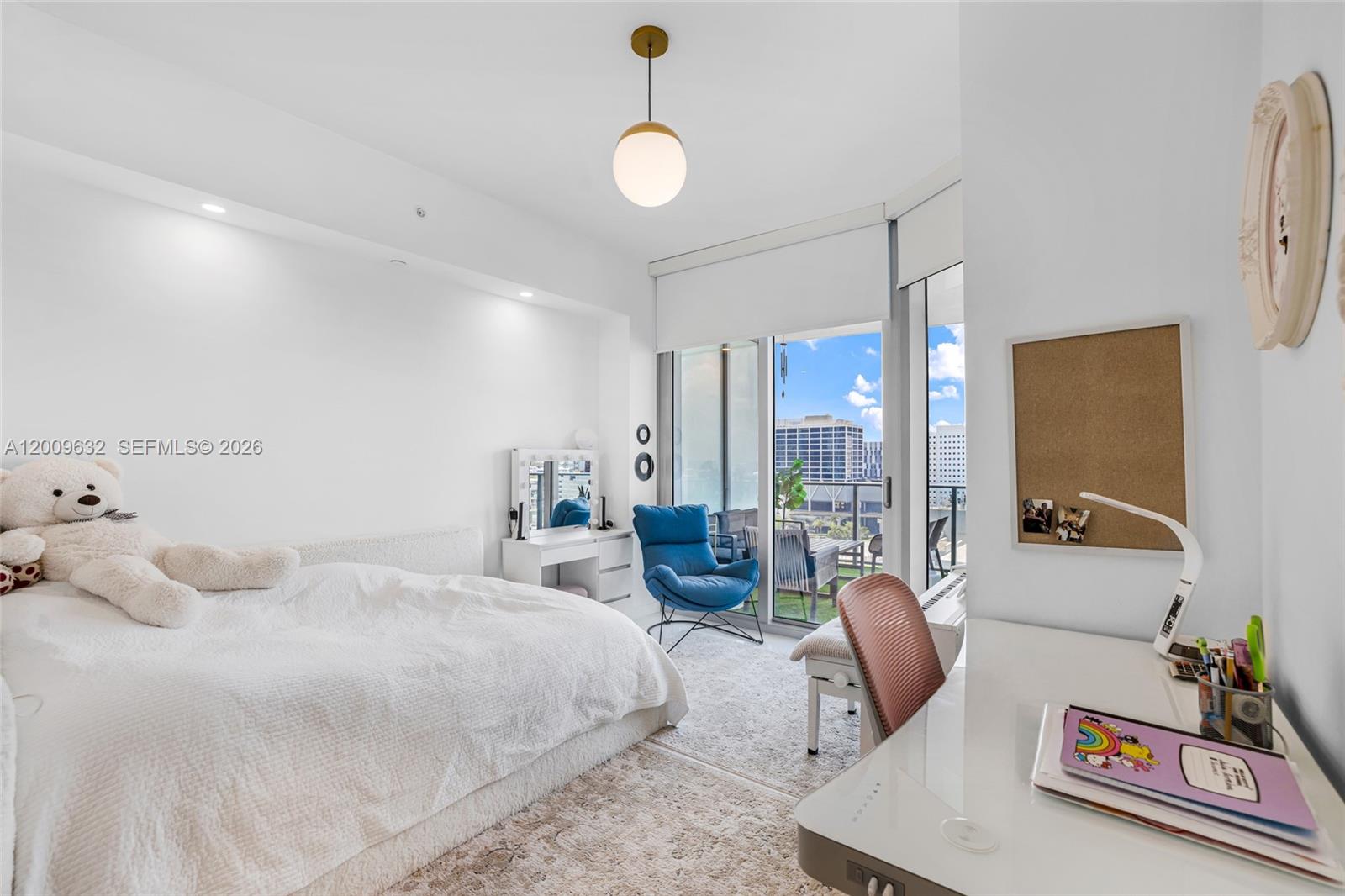 PARAMOUNT MIAMI WORLDCENT - Residential