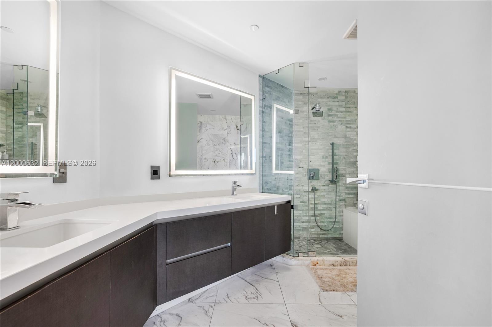 PARAMOUNT MIAMI WORLDCENT - Residential