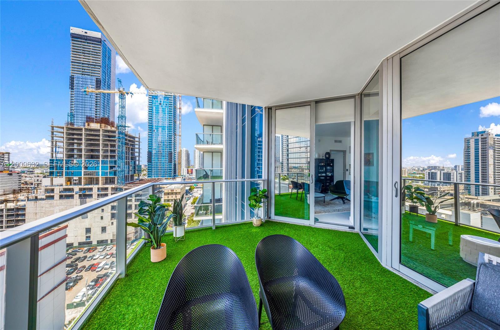 PARAMOUNT MIAMI WORLDCENT - Residential