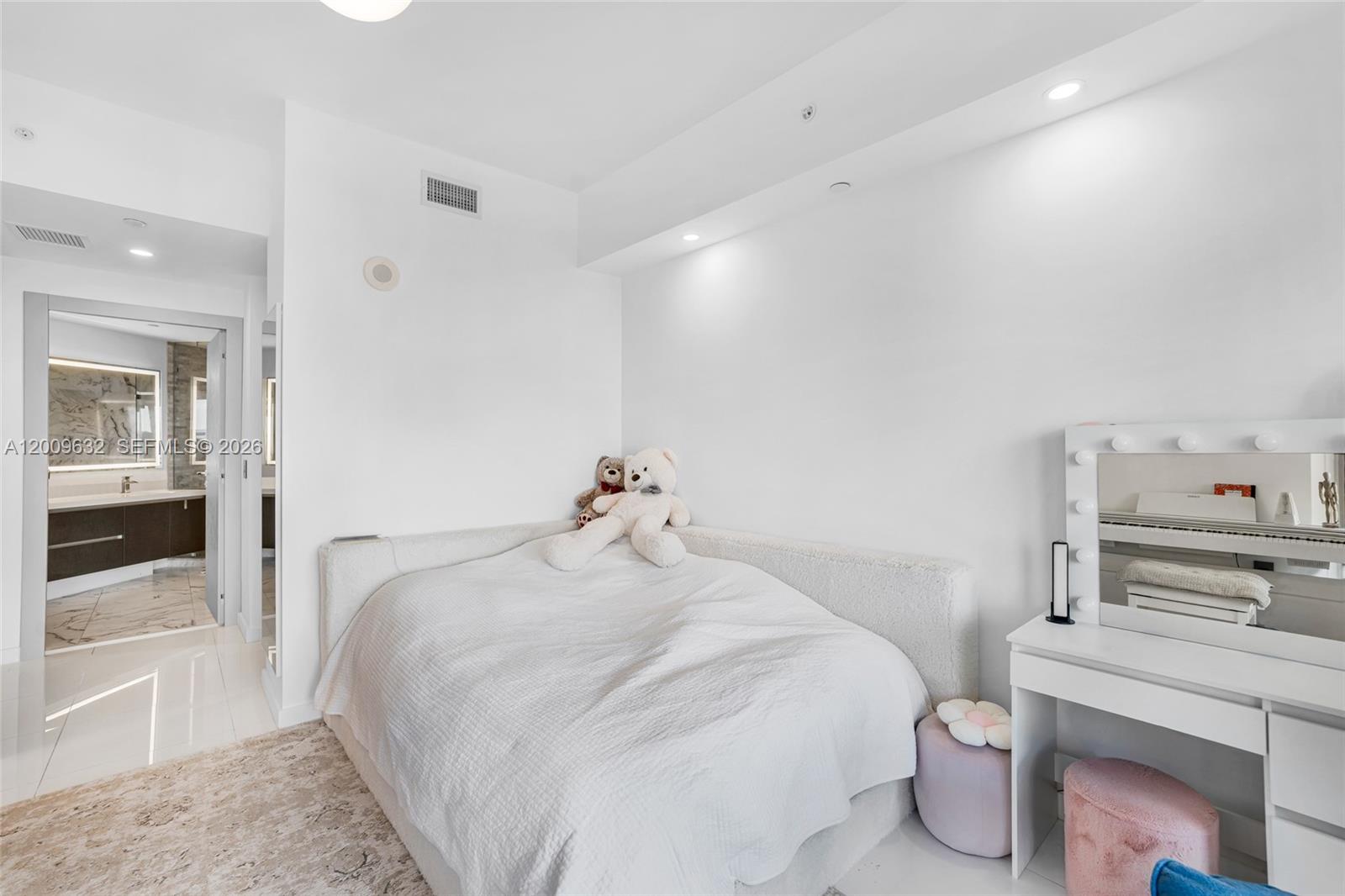 PARAMOUNT MIAMI WORLDCENT - Residential