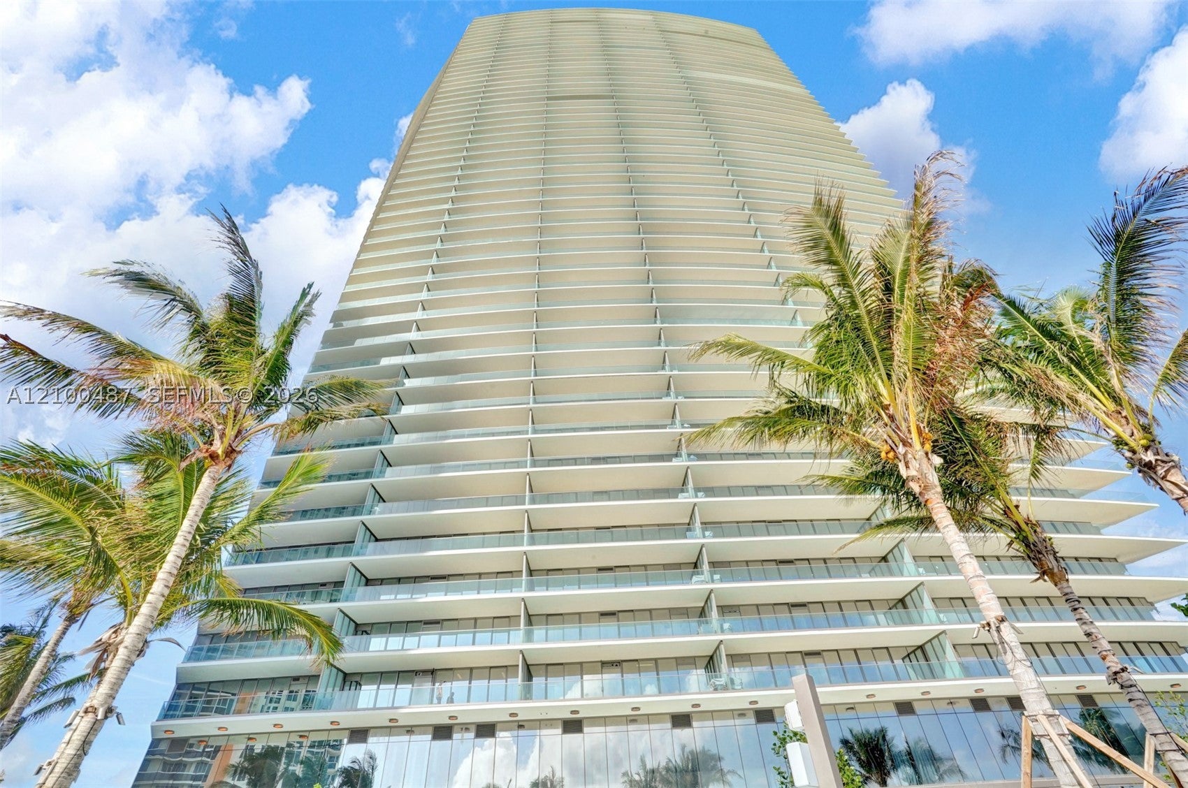 18975 COLLINS AVE 2001