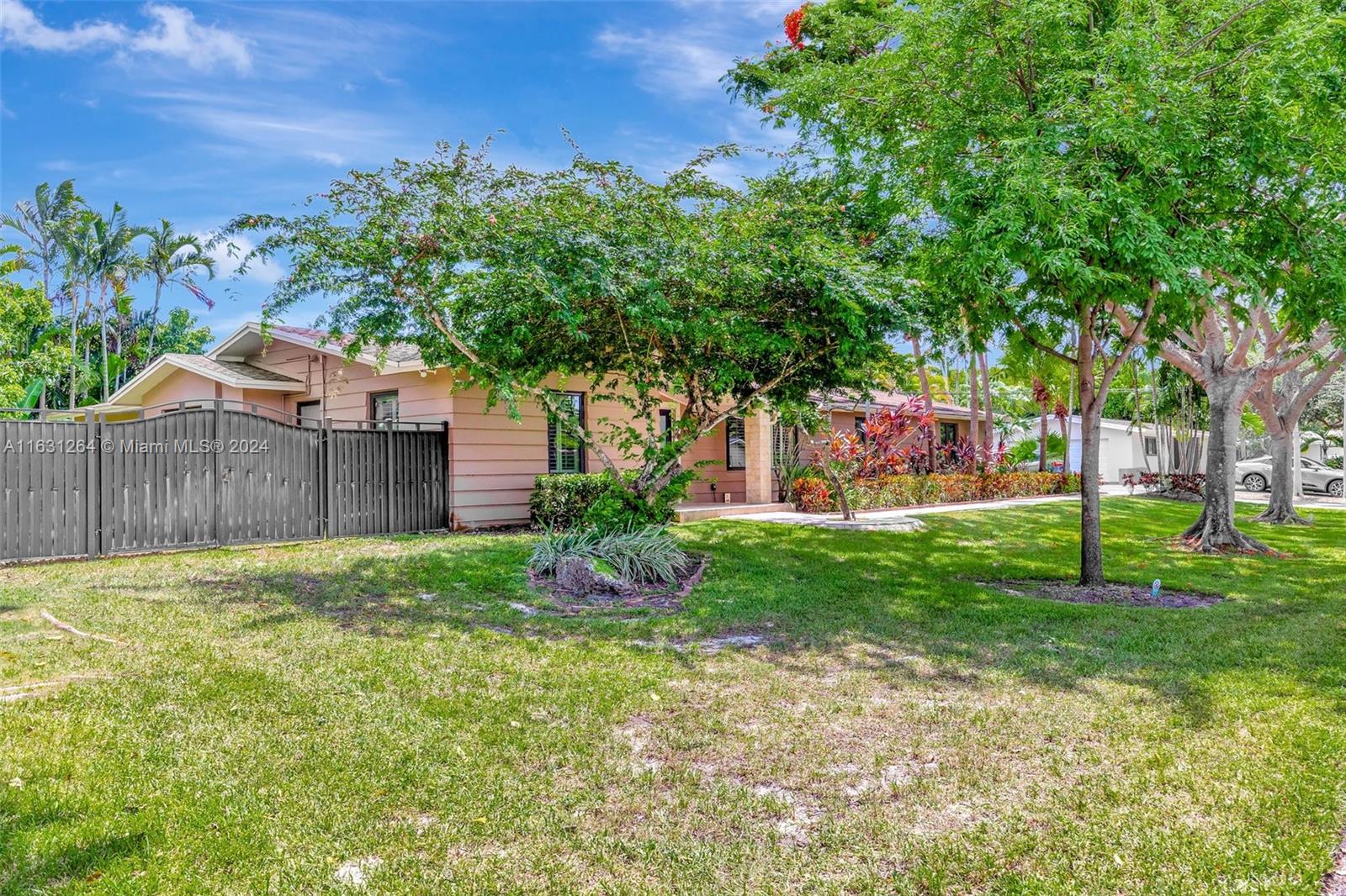 LAUREL HILL PARK - Residential