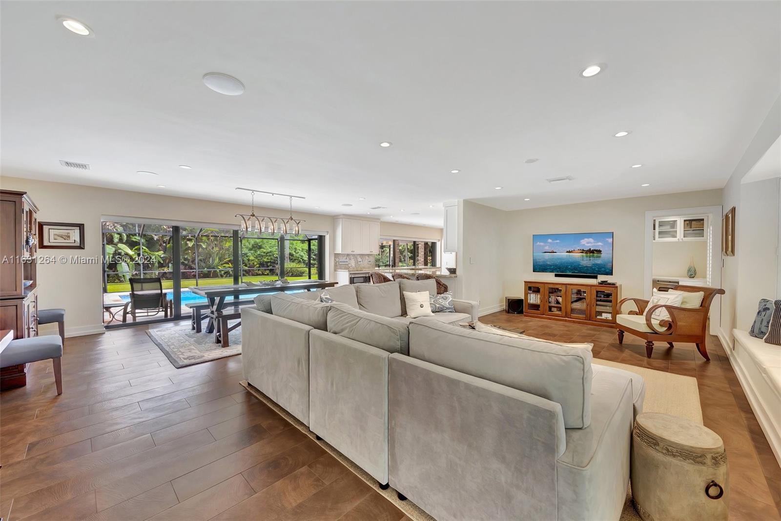 LAUREL HILL PARK - Residential