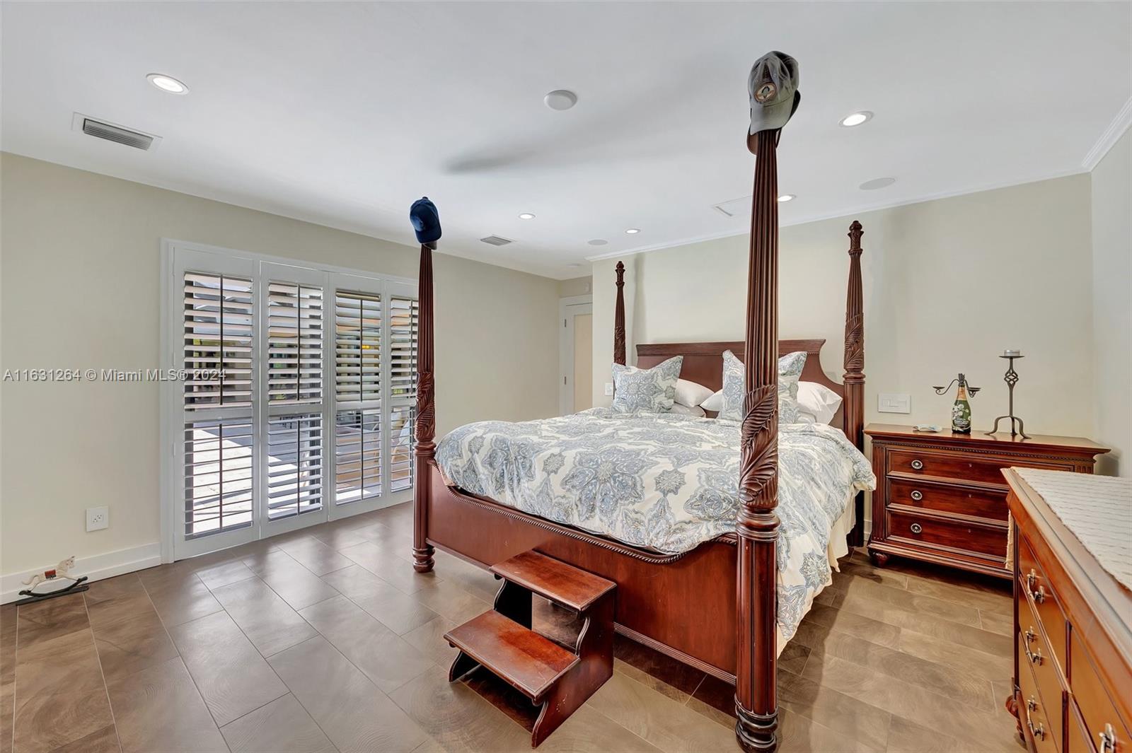 LAUREL HILL PARK - Residential