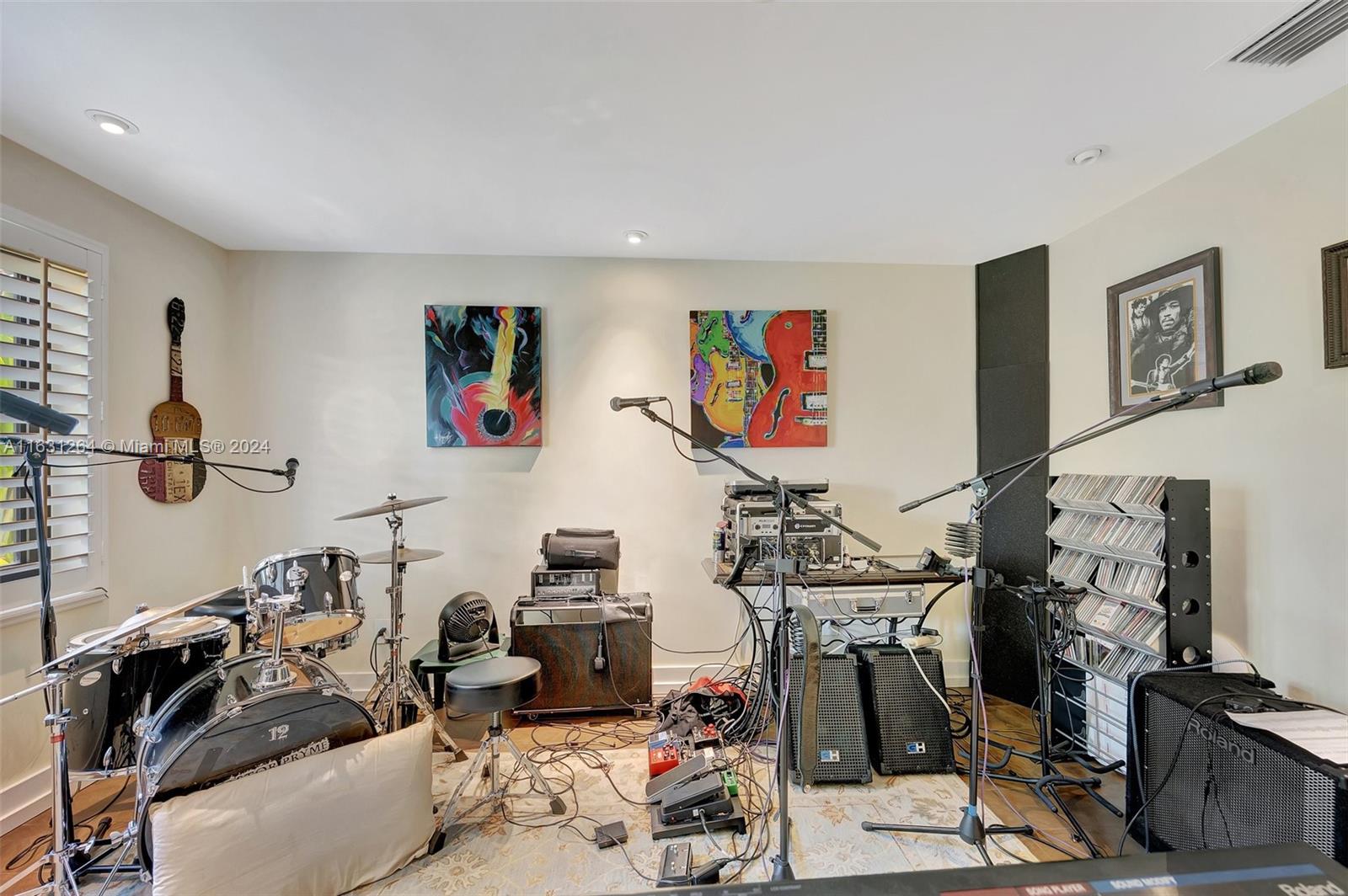 LAUREL HILL PARK - Residential