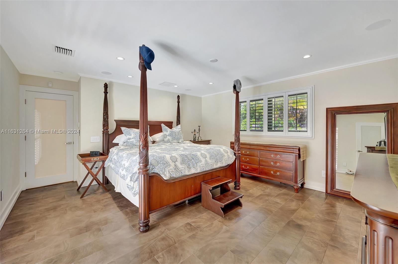 LAUREL HILL PARK - Residential