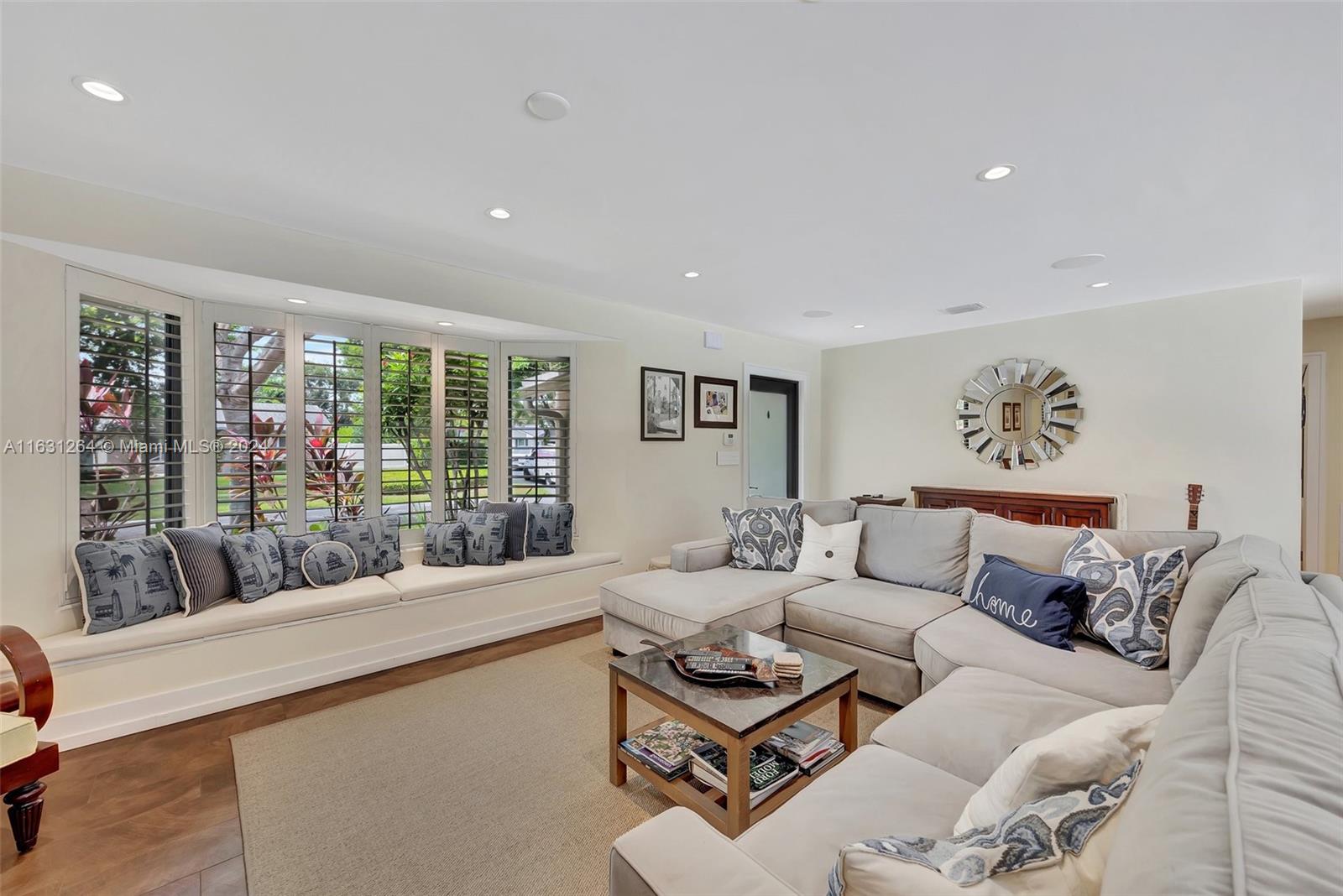 LAUREL HILL PARK - Residential