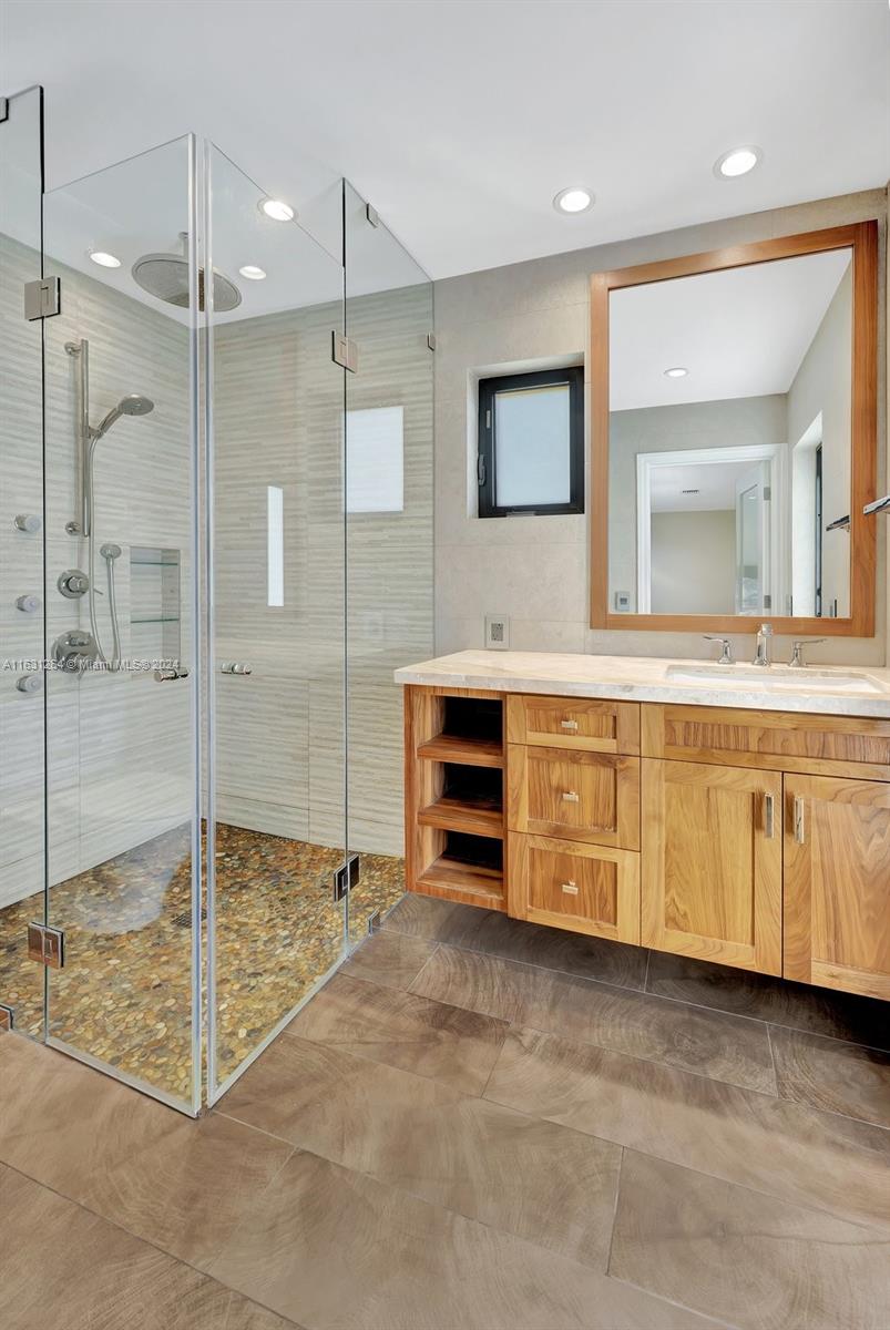 LAUREL HILL PARK - Residential