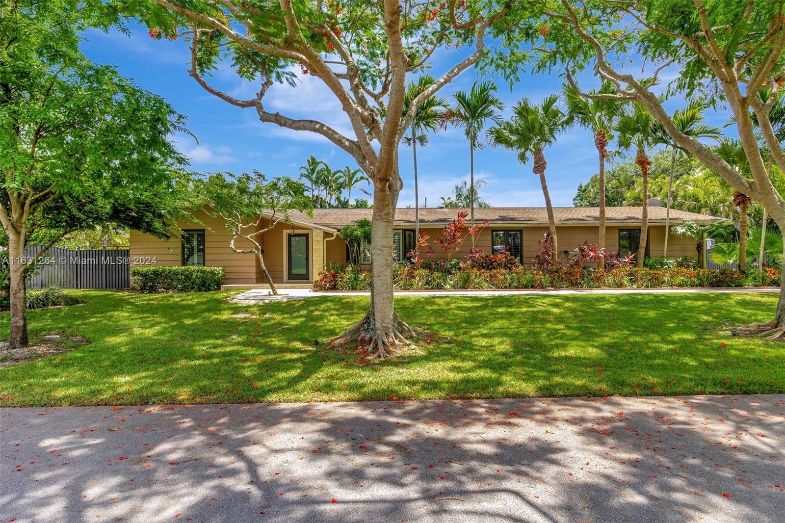 LAUREL HILL PARK - Residential