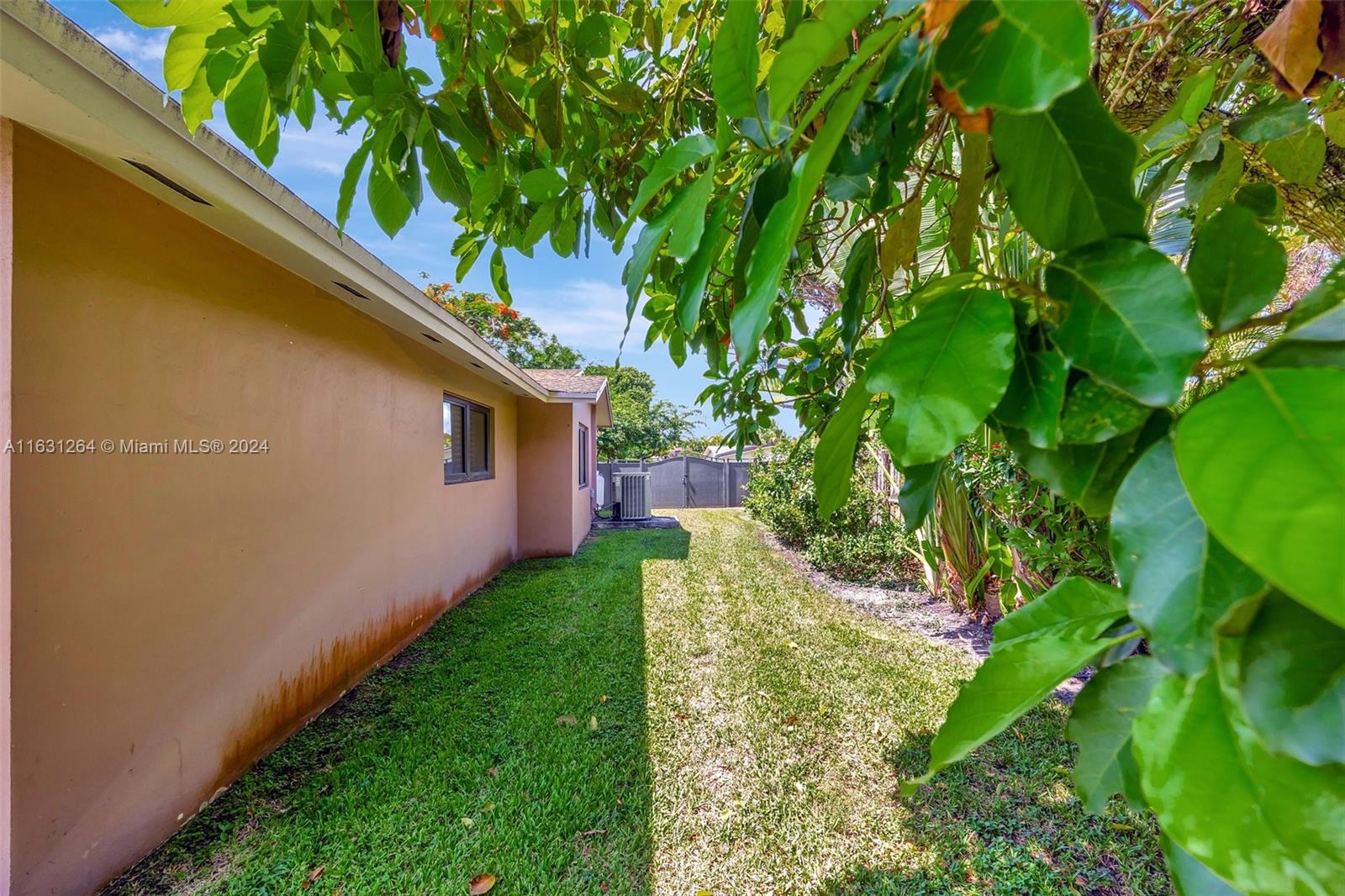 LAUREL HILL PARK - Residential