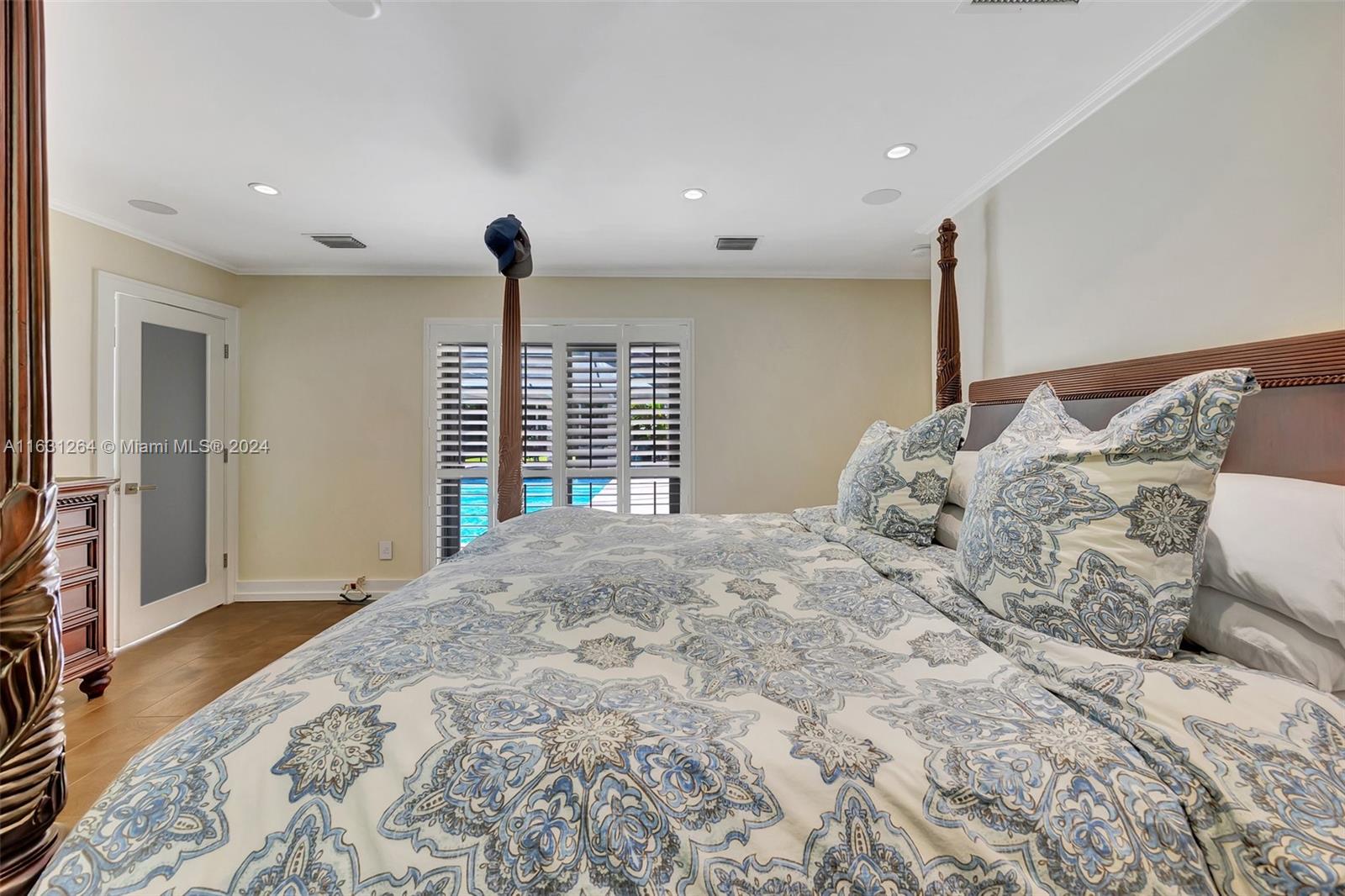 LAUREL HILL PARK - Residential