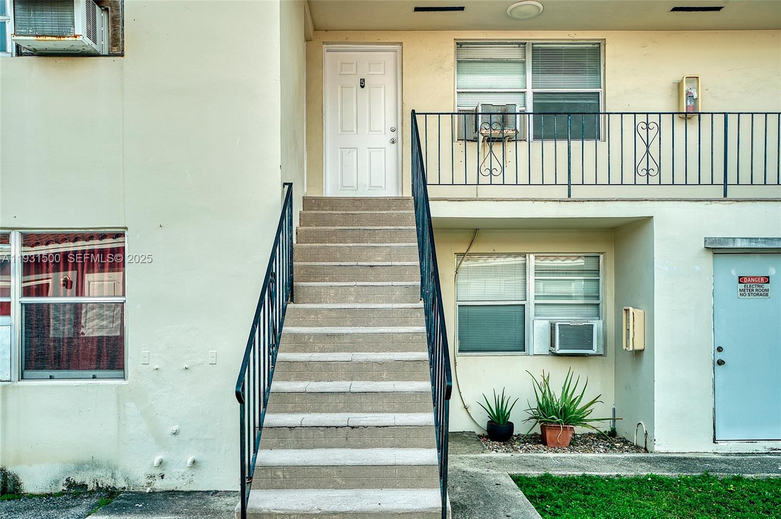 CITY OF MIAMI SOUTH - Residential Lease