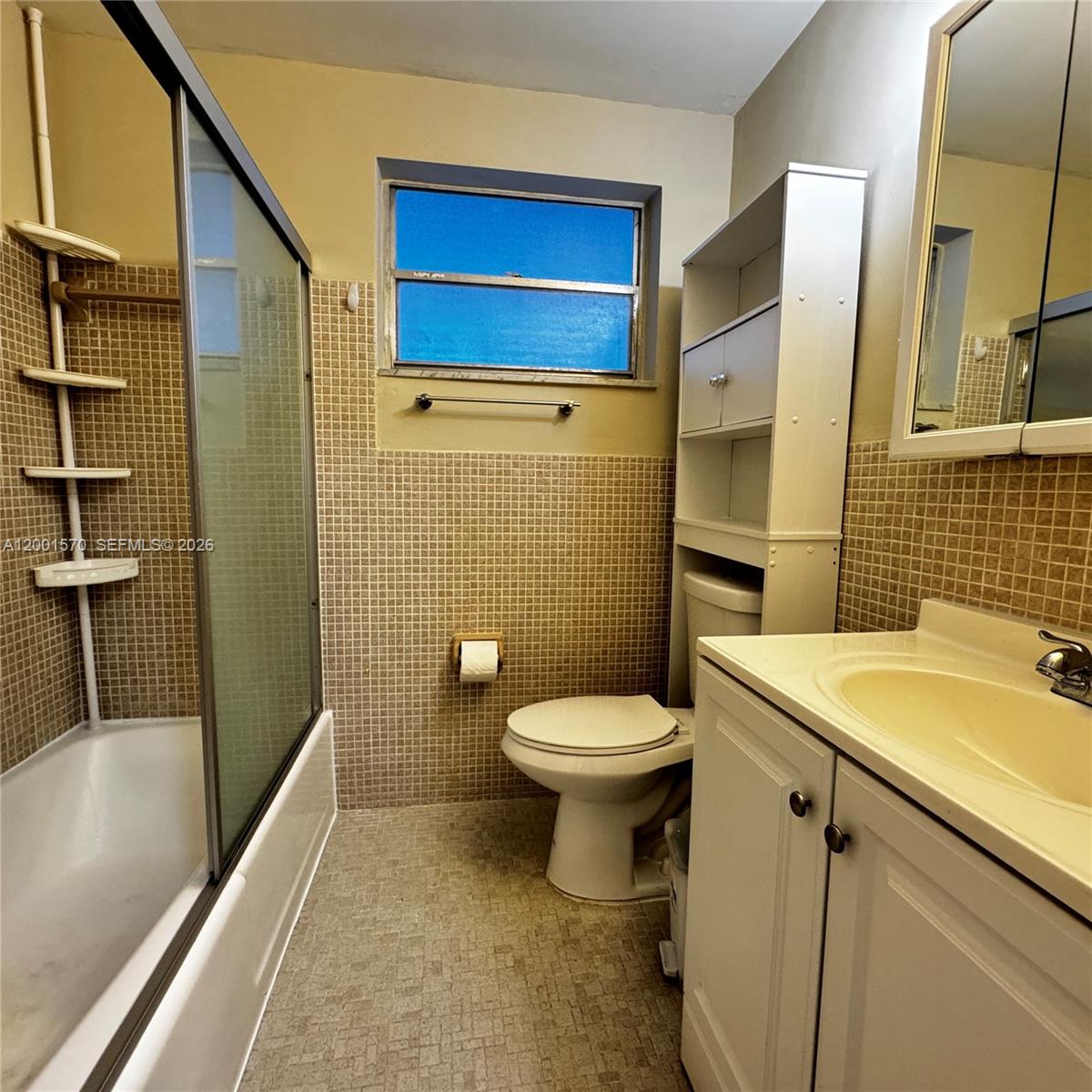 FIRST GULFSTREAM GARDEN - Residential Lease