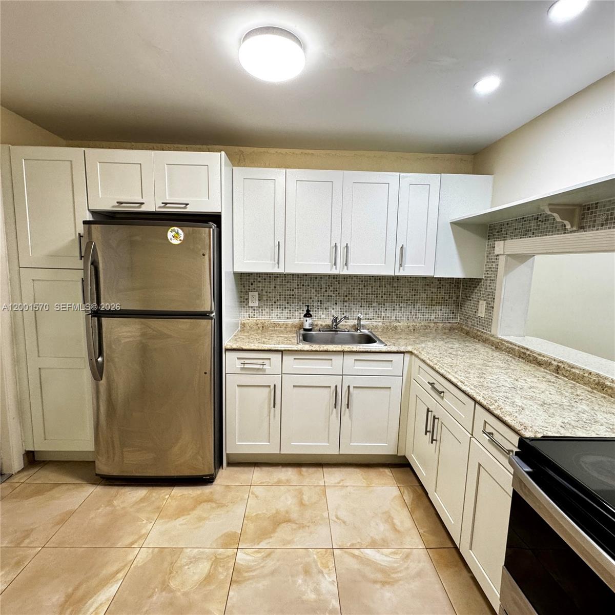 FIRST GULFSTREAM GARDEN - Residential Lease