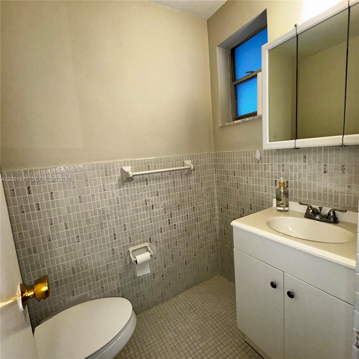 FIRST GULFSTREAM GARDEN - Residential Lease