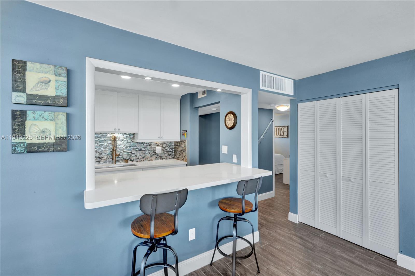 MARCO BEACH - Residential