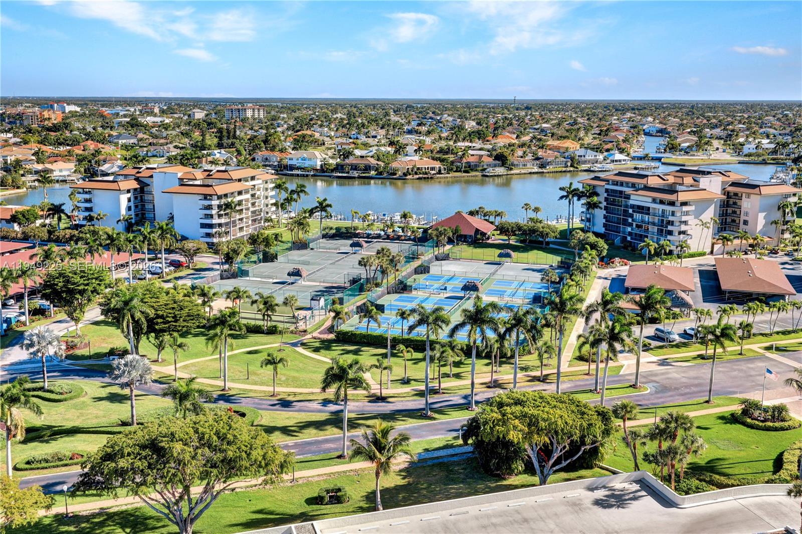 MARCO BEACH - Residential