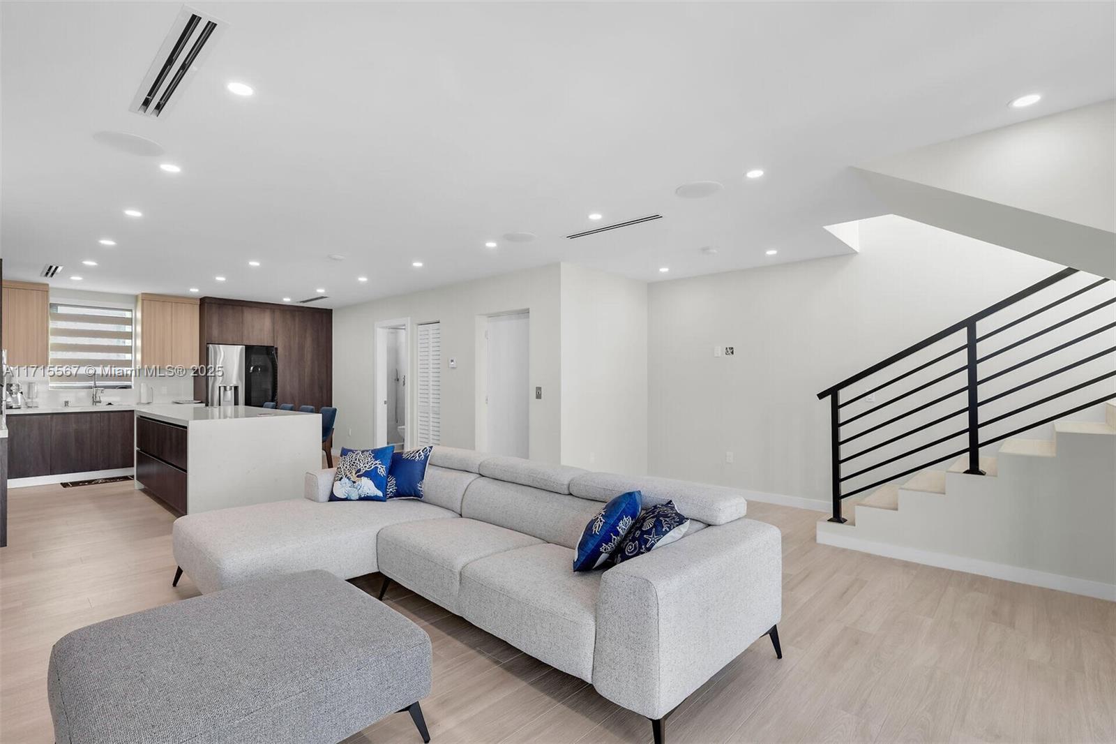 KEY LARGO OCEAN RESORT CO - Residential